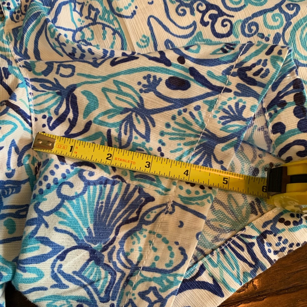Lilly Pulitzer Callahan Shorts - Picture 3 of 3